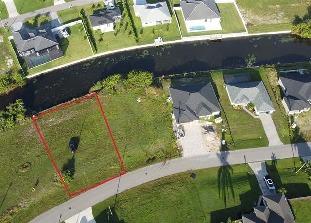 Property at 316 SW 13th Ct, Cape Coral, FL 33991