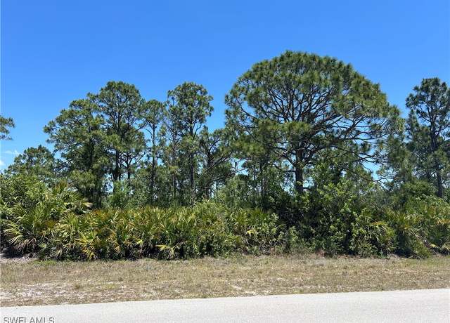 Property at 1135 Jaguar Blvd, Lehigh Acres, FL 33974