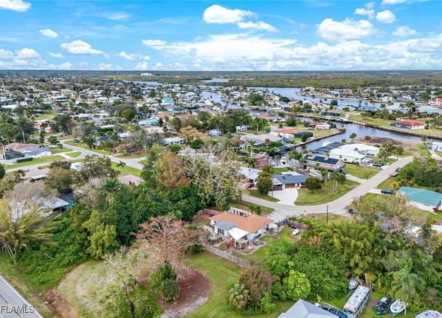 Property at 13437 Caribbean Blvd, Fort Myers, FL 33905, 3 beds, 2 baths