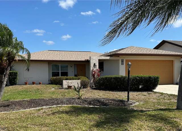 Property at 9708 Foxglove Cir, Fort Myers, FL 33919, 2 beds, 2 baths