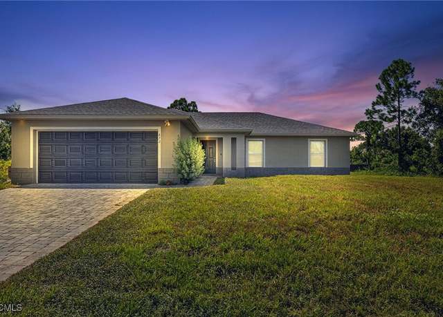 Property at 872 Carbon St E, Lehigh Acres, FL 33974, 3 beds, 2 baths