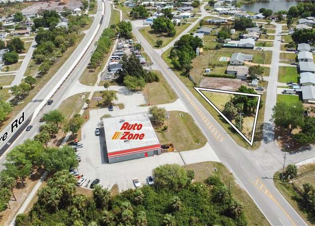 Property at 208 Lakeview Dr, North Fort Myers, FL 33917