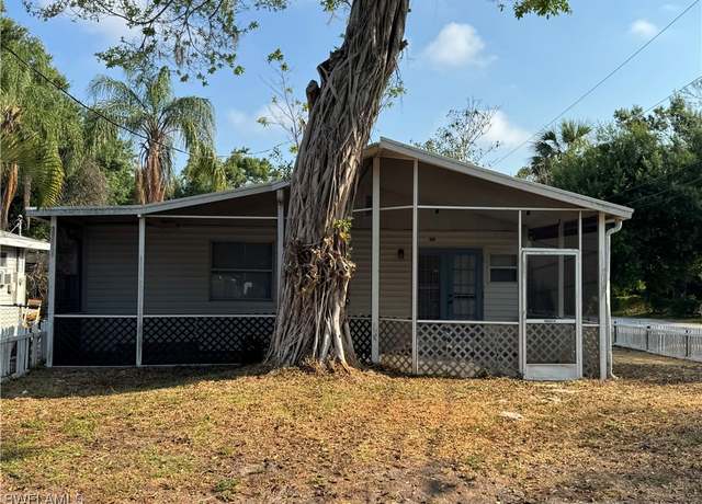 Property at 404 Santa Barbara St, North Fort Myers, FL 33903, 2 beds, 1 bath
