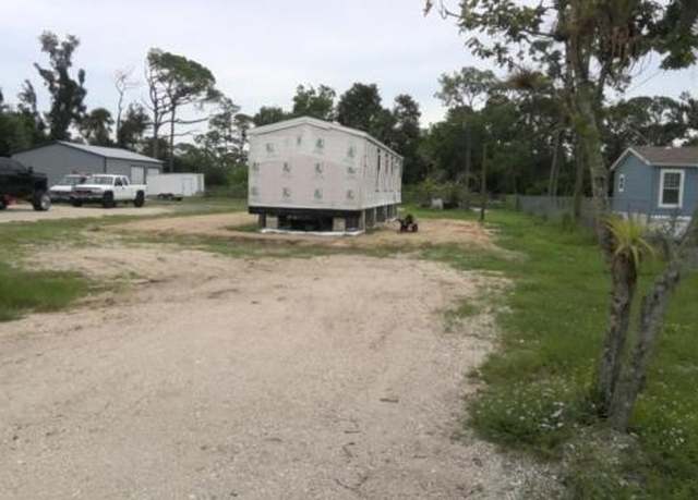 Property at 8111 Breeze Dr, North Fort Myers, FL 33917, 3 beds, 2 baths