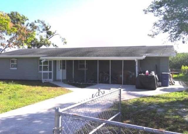 Property at 135 Schneider Dr, Fort Myers, FL 33905, 3 beds, 2 baths