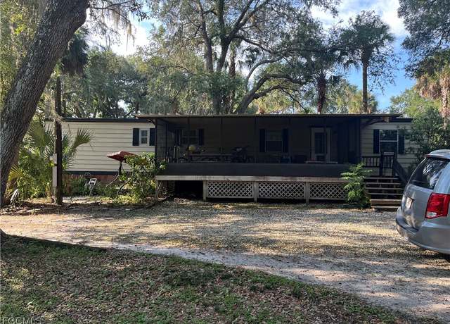 Property at 440 SE 170th Ave, Silver Springs, FL 34488, 2 beds, 2 baths