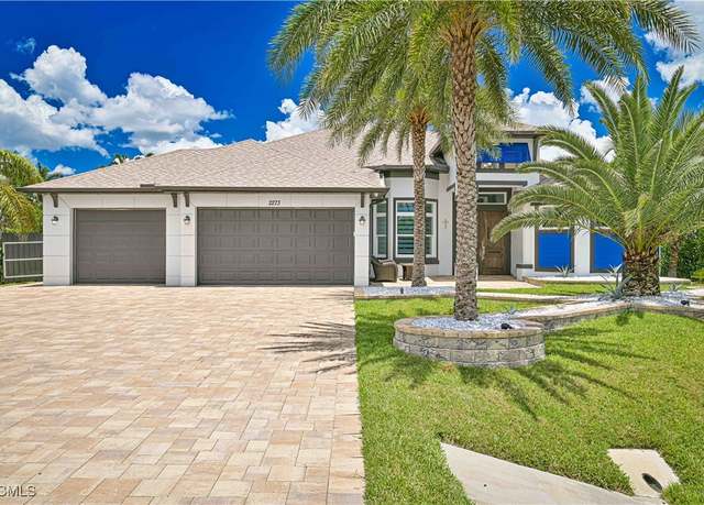 Property at 2273 Crystal Dr, Fort Myers, FL 33907, 4 beds, 3.5 baths