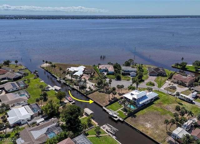 Property at 1806 Marina Cir, North Fort Myers, FL 33903