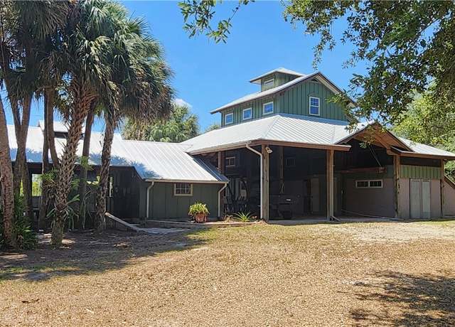 Property at 3105 Secretariat Dr, Labelle, FL 33935, 2 beds, 2.5 baths