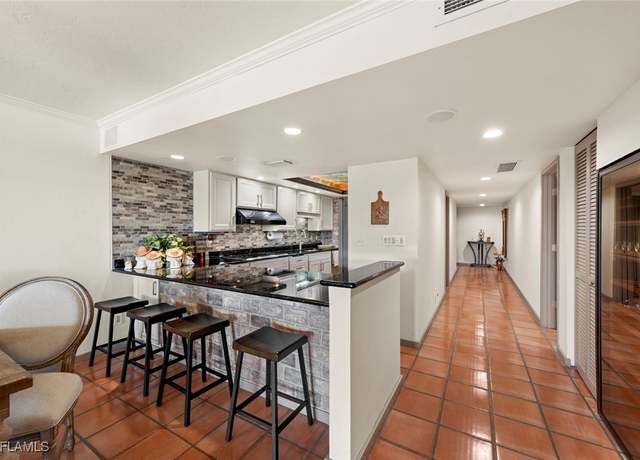 Property at 5260 S Landings Dr #304, Fort Myers, FL 33919, 3 beds, 2 baths