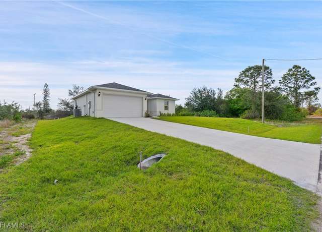 Property at 829 Casper Yost St E, Lehigh Acres, FL 33974, 3 beds, 2 baths