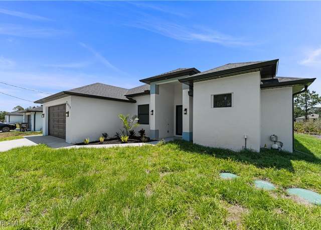 Property at 2617 40th St W, Lehigh Acres, FL 33971, 3 beds, 2 baths
