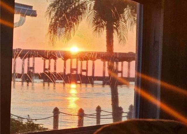 Property at 317 Shoreland Dr, Fort Myers, FL 33905, 2 beds, 2 baths