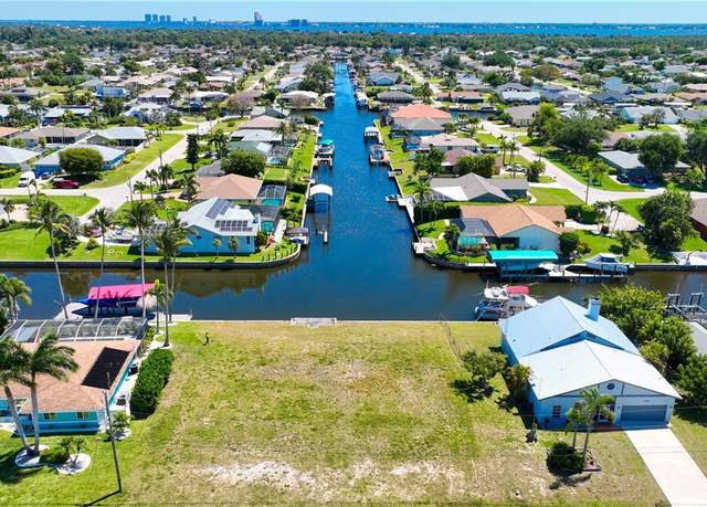 Property at 1025 SE 20th Ave, Cape Coral, FL 33990