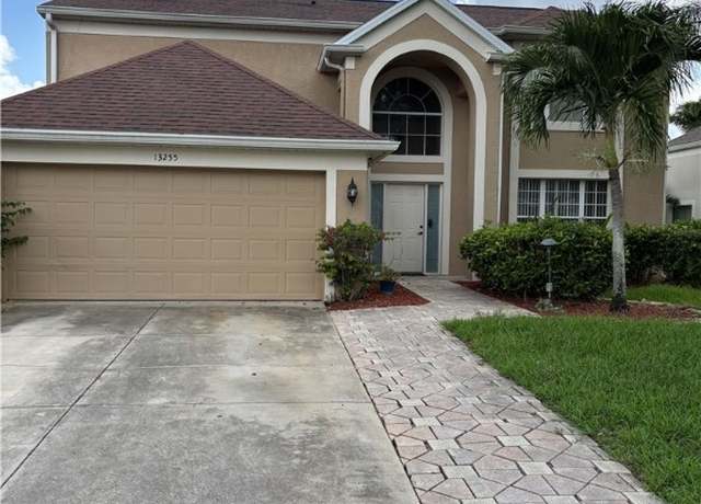 Property at 13255 Highland Chase Pl, Fort Myers, FL 33913, 4 beds, 2.5 baths