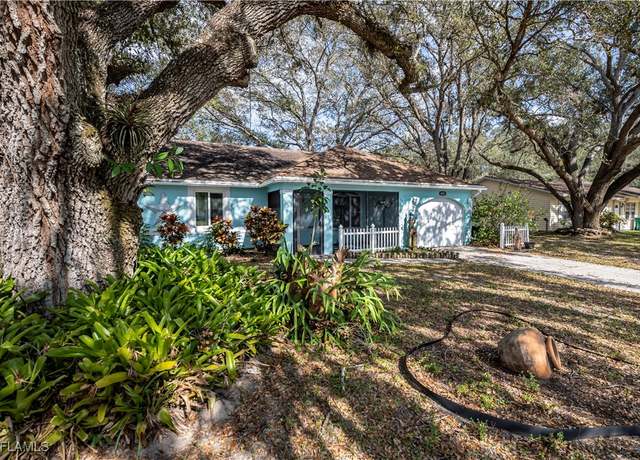 Property at 4001 E Sunflower Cir, Labelle, FL 33935, 3 beds, 2 baths