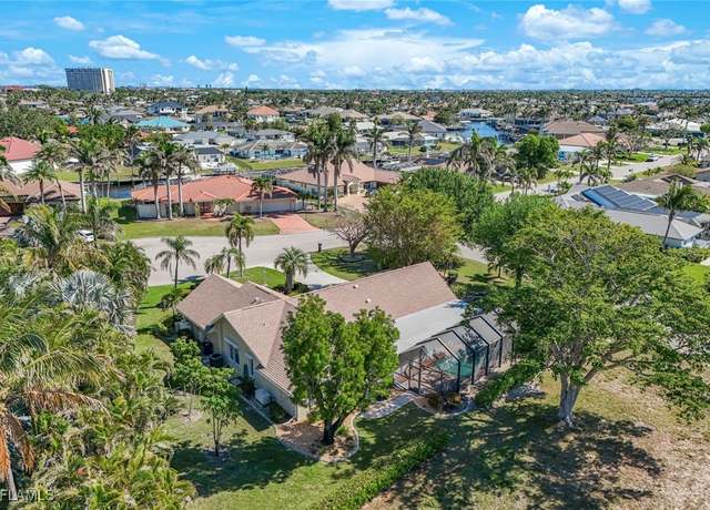 Property at 840 S Town And River Dr, Fort Myers, FL 33919, 3 beds, 2 baths