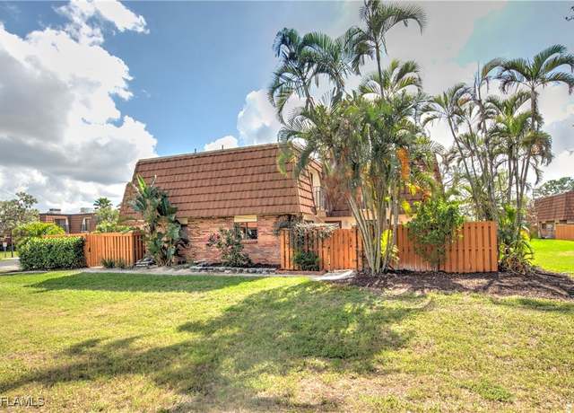 Property at 1442 Park Shore Cir #4, Fort Myers, FL 33901, 2 beds, 2.5 baths
