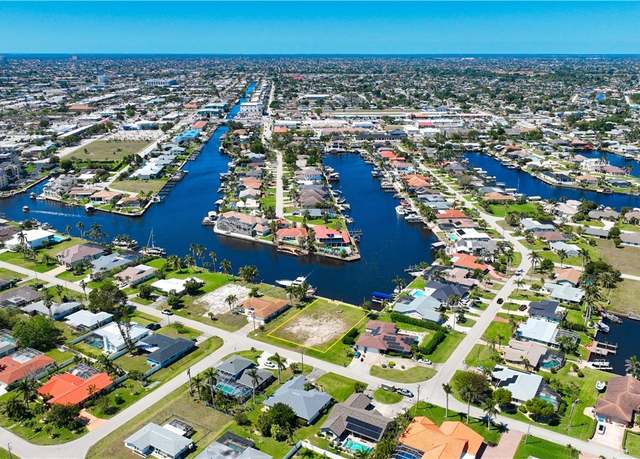 Property at 4510 SE 20th Ave, Cape Coral, FL 33904