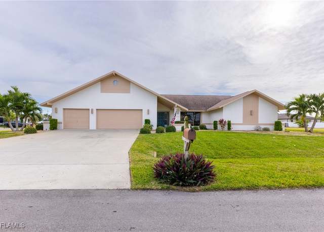 Property at 124 SE 39th Ter, Cape Coral, FL 33904, 4 beds, 3.5 baths