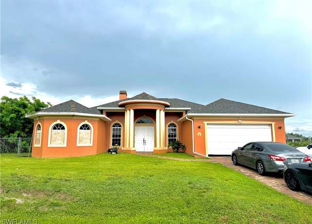 Property at 920 Highland Ave, Lehigh Acres, FL 33972, 6 beds, 4.5 baths