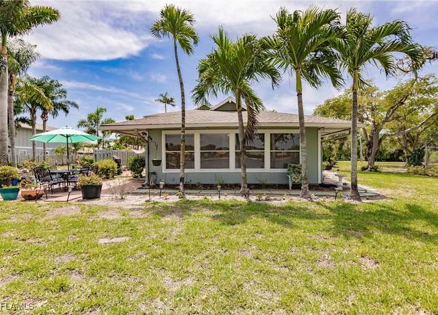 Property at 4307 Island Cir #1, Fort Myers, FL 33919, 3 beds, 2 baths