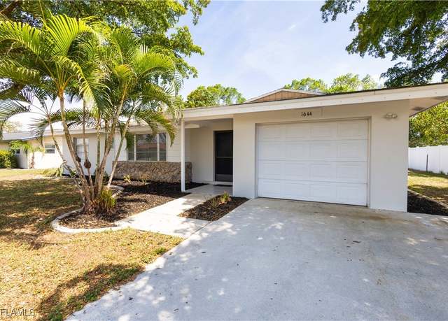 Property at 1644 N Hermitage Rd, Fort Myers, FL 33919, 3 beds, 2 baths