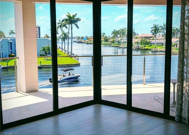 Property at 4301 SE 18th Pl, Cape Coral, FL 33904, 4 beds, 5 baths