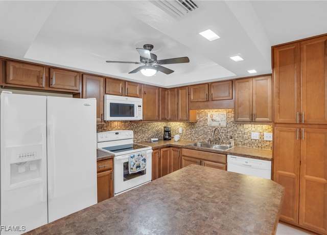 Property at 13663 Mcgregor Village Dr #18, Fort Myers, FL 33919, 2 beds, 2 baths