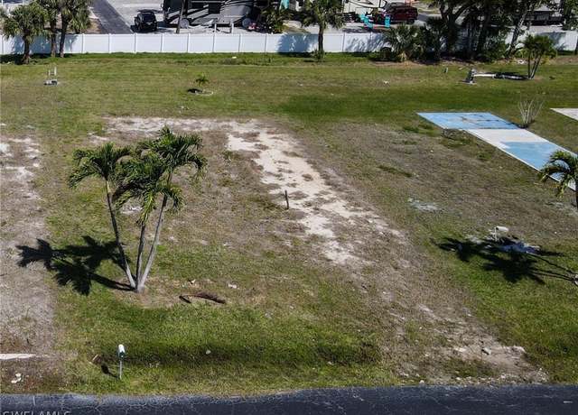 Property at 146 Raintree Ln, Fort Myers, FL 33908