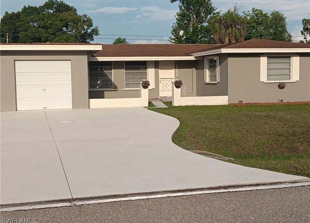 Property at 2244 Parkview Dr, Fort Myers, FL 33905, 2 beds, 1.5 baths