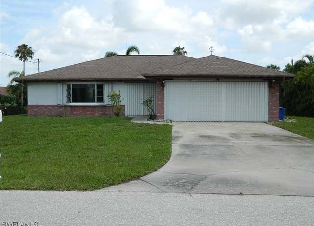 Property at 6408 Cocos Dr, Fort Myers, FL 33908, 2 beds, 2 baths