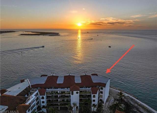 Property at 645 La Peninsula Blvd #645, Naples, FL 34113, 2 beds, 2 baths