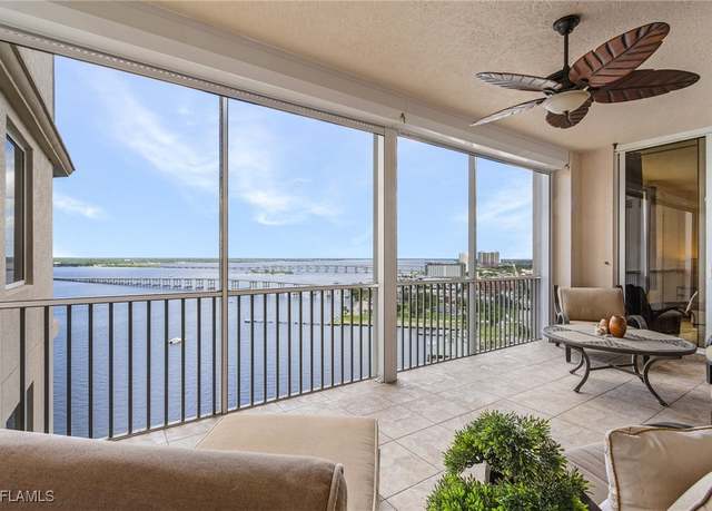 Property at 2090 W First St #2007, Fort Myers, FL 33901, 2 beds, 2.5 baths