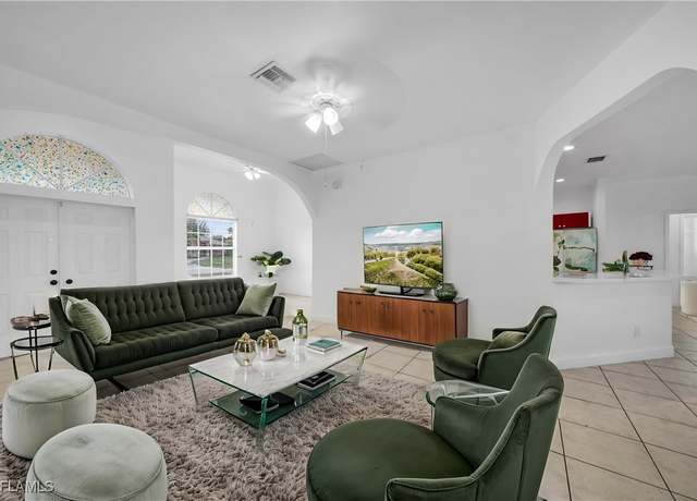 Property at 707 SW 4th Ct, Cape Coral, FL 33991, 3 beds, 2 baths