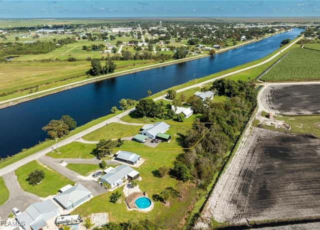 Property at 2099 River Rd, Moore Haven, FL 33471, 3 beds, 2 baths