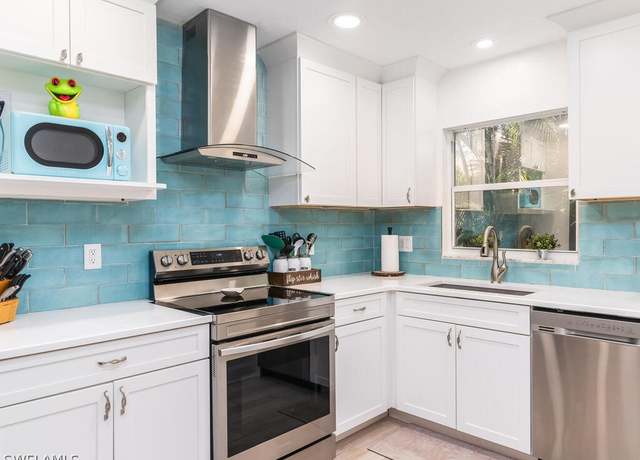 Property at 1220 SE 40th St #8, Cape Coral, FL 33904, 2 beds, 2 baths