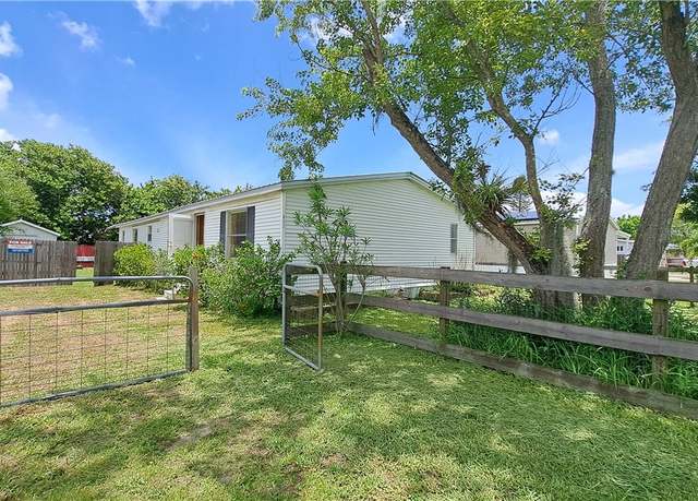 Property at 832 Redish Cir, Clewiston, FL 33440, 3 beds, 2 baths
