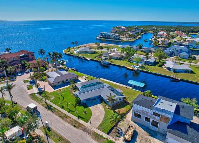 Property at 250 Bangsberg Rd SE, Port Charlotte, FL 33952, 3 beds, 2 baths