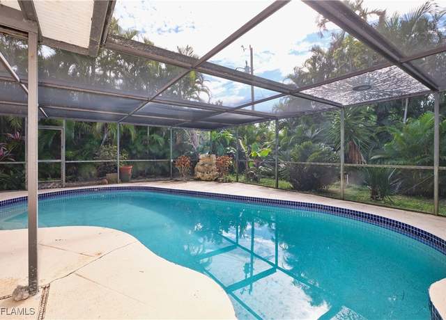 Property at 612 SE 2nd St, Cape Coral, FL 33990, 3 beds, 2 baths