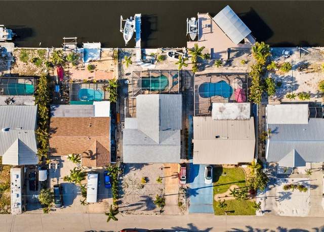 Property at 17638 Corallina Dr, Matlacha Isles, FL 33991, 3 beds, 2.5 baths