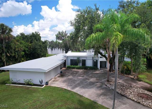 Property at 1530 Werner Dr, Alva, FL 33920, 4 beds, 3 baths
