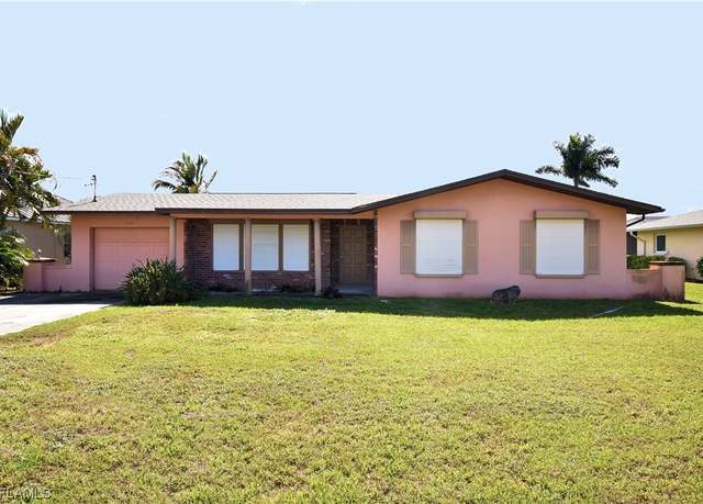 Property at 2014 SE 12th Ter, Cape Coral, FL 33990, 3 beds, 2 baths