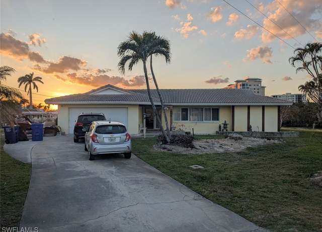 Property at 171 Estrellita Dr, Fort Myers Beach, FL 33931, 4 beds, 3 baths