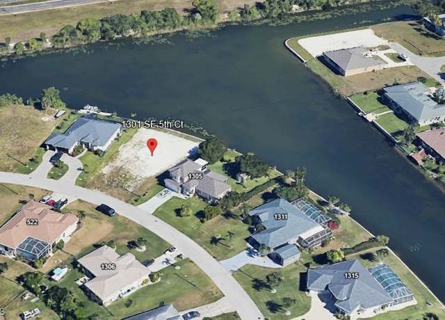Property at 1301 SE 5th Ct, Cape Coral, FL 33990