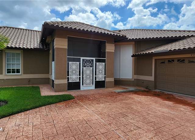 Property at 24869 Quixote Ave, Bonita Springs, FL 34135, 5 beds, 4.5 baths