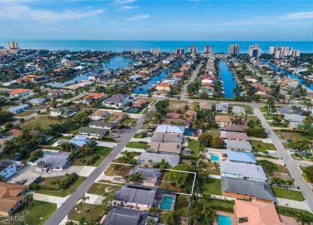 Property at 535 107th Ave N, Naples, FL 34108