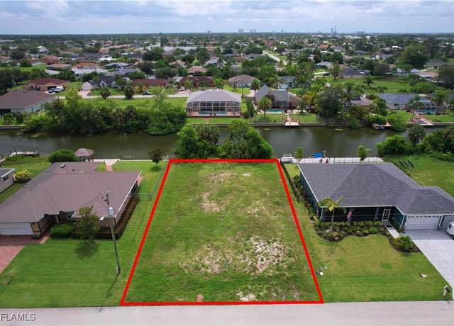 Property at 303 NE 17th Pl, Cape Coral, FL 33909