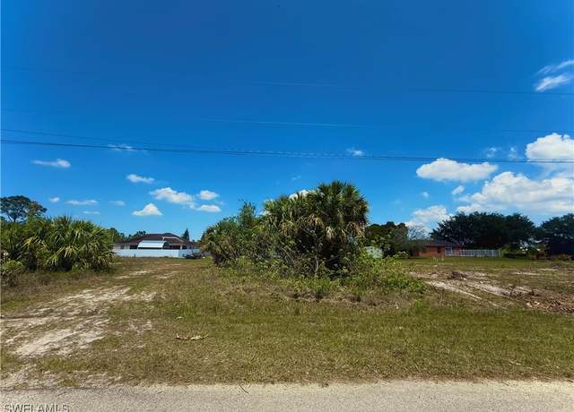 Property at 1233 Songbird St, Fort Myers, FL 33913