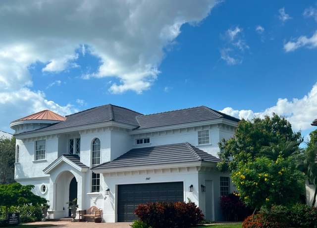 Property at 1947 Gordon River Ln, Naples, FL 34104, 4 beds, 4.5 baths